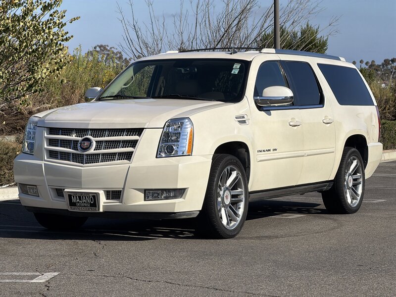 Used 2013 Cadillac Escalade ESV Premium AWD/4WD image 2