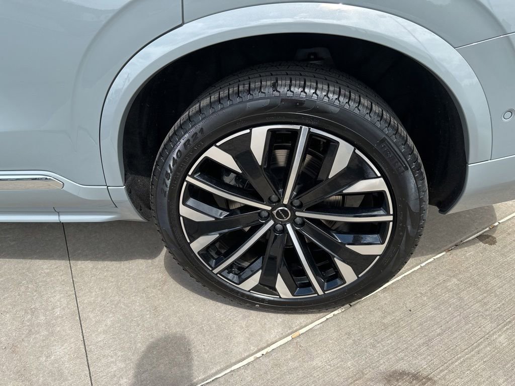 Certified 2025 Volvo XC90 B6 Plus AWD/4WD image 19