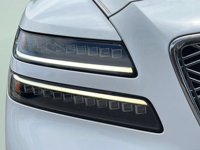 Certified 2025 Genesis GV80 3.5T Prestige AWD/4WD image 9