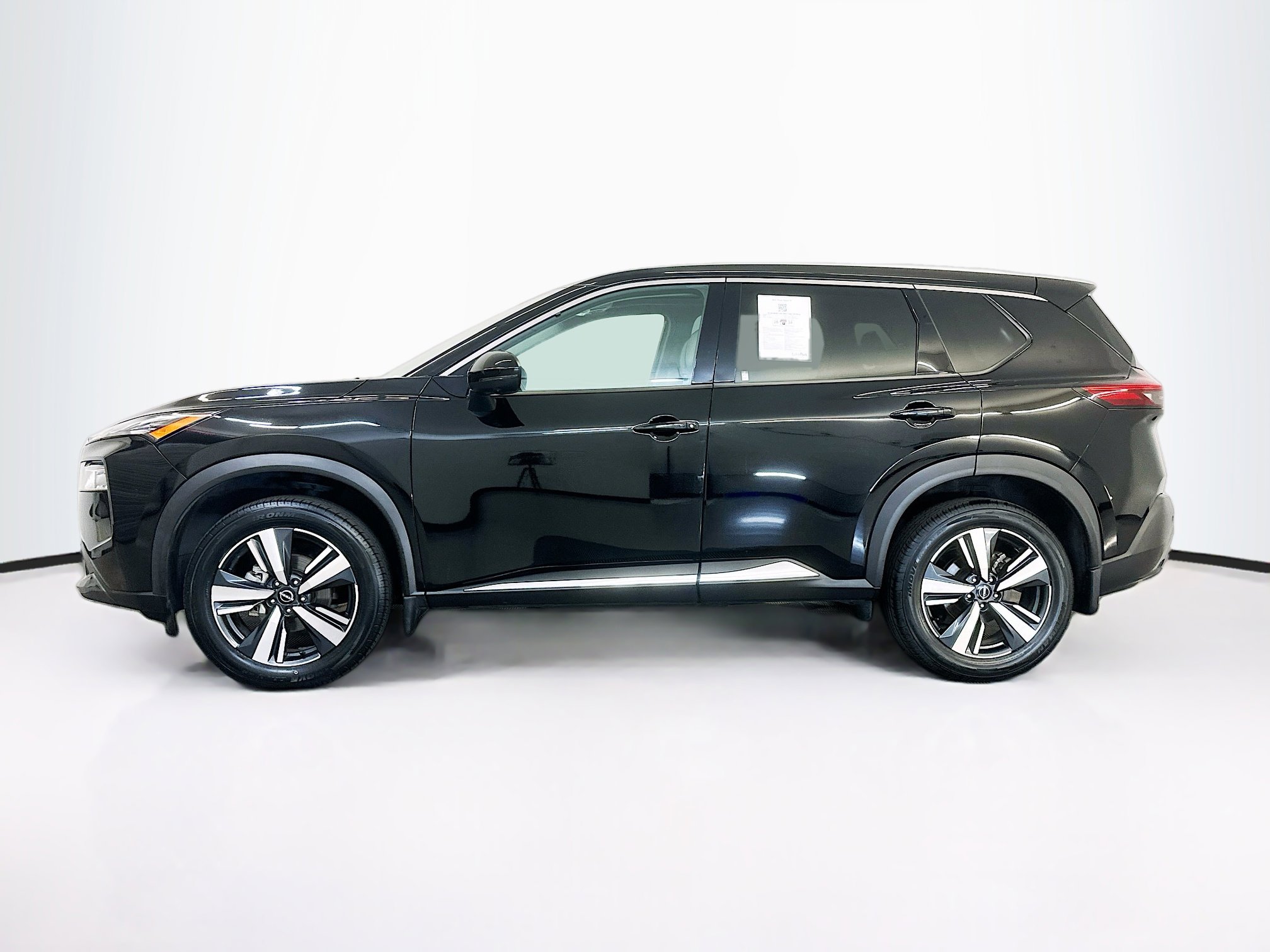 Used 2023 Nissan Rogue SL image 4