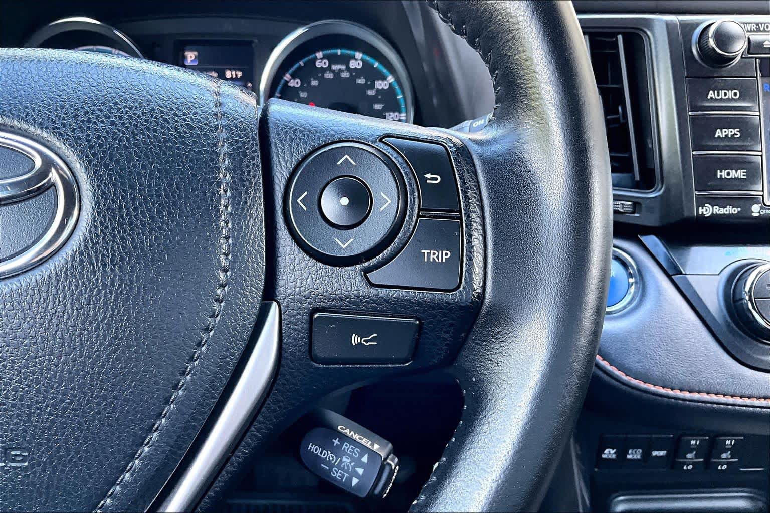Used 2018 Toyota RAV4 SE AWD/4WD image 25