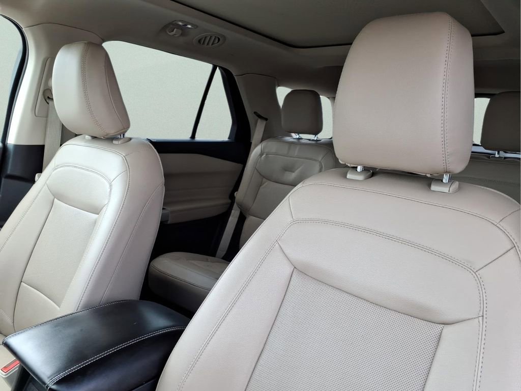 Used 2022 Ford Explorer Limited w/ Limited Technology Package image 13