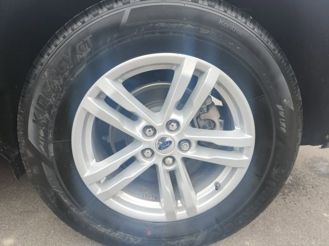 Used 2024 Ford Explorer XLT w/ Equipment Group 202A image 9