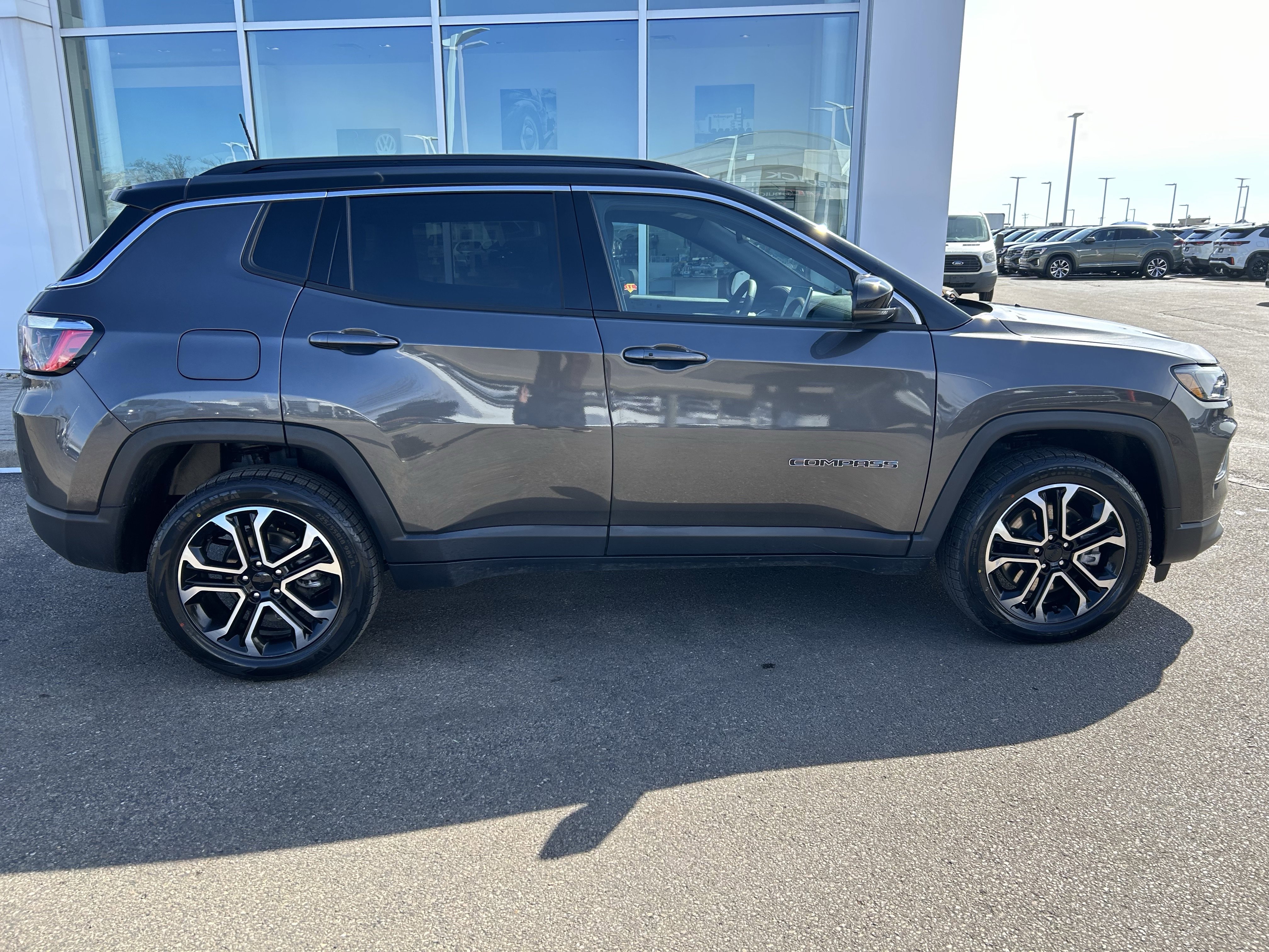 Used 2023 Jeep Compass Limited image 8