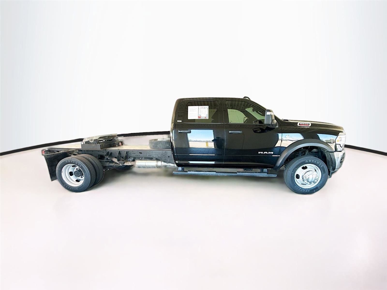 Used 2023 RAM 5500 SLT w/ Quick Order Package 2YG SLT RWD image 30