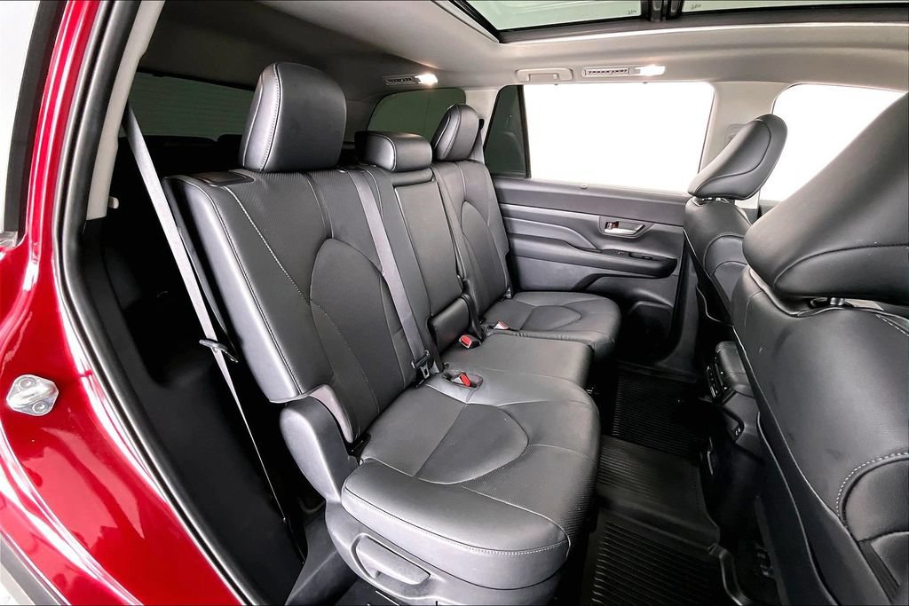 Used 2025 Toyota Grand Highlander FWD image 33