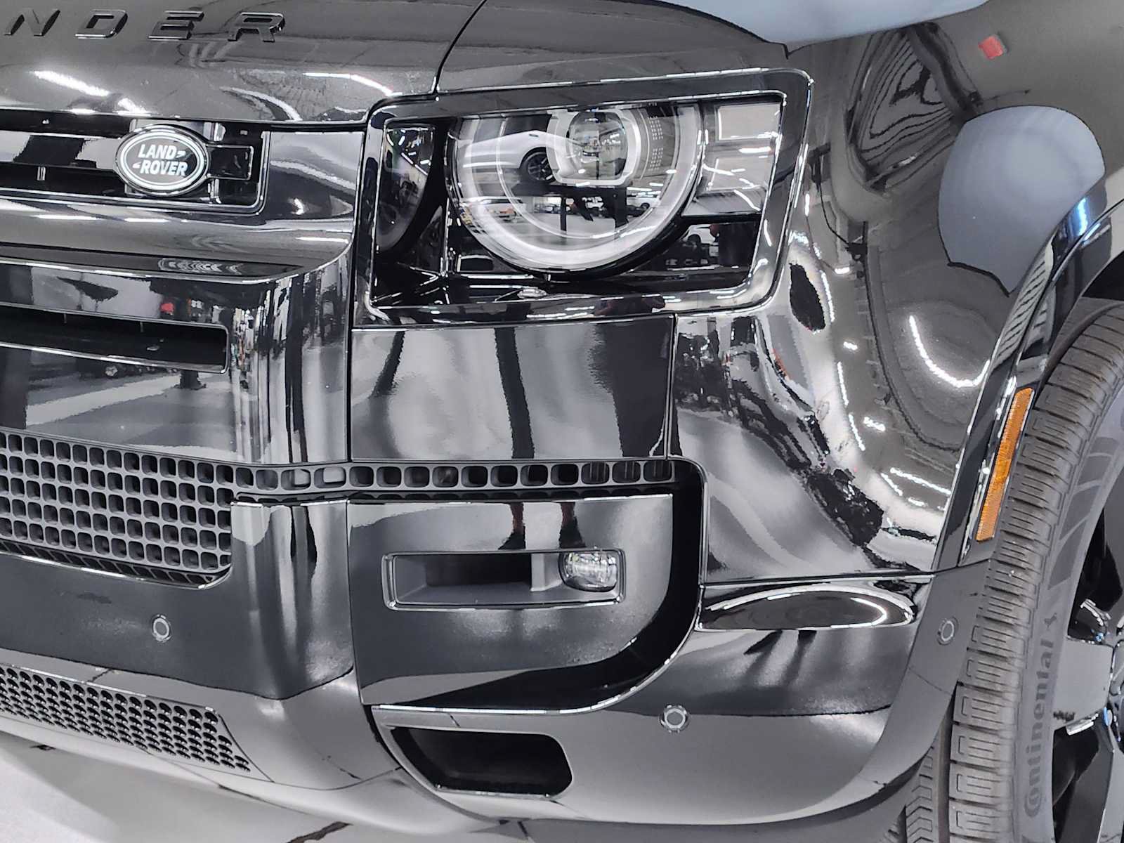 New 2026 Land Rover Defender 90 V8 AWD/4WD image 11