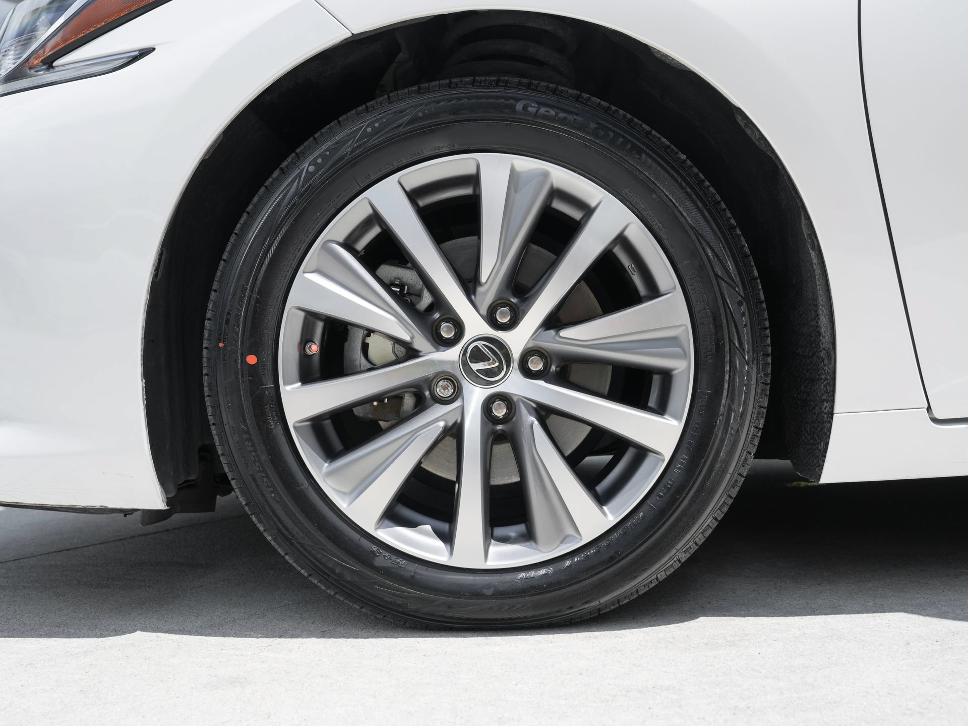 Used 2020 Lexus ES 300h w/ Premium Package FWD image 32