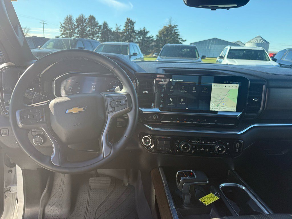 Used 2025 Chevrolet Silverado 1500 High Country w/ Technology Package image 13