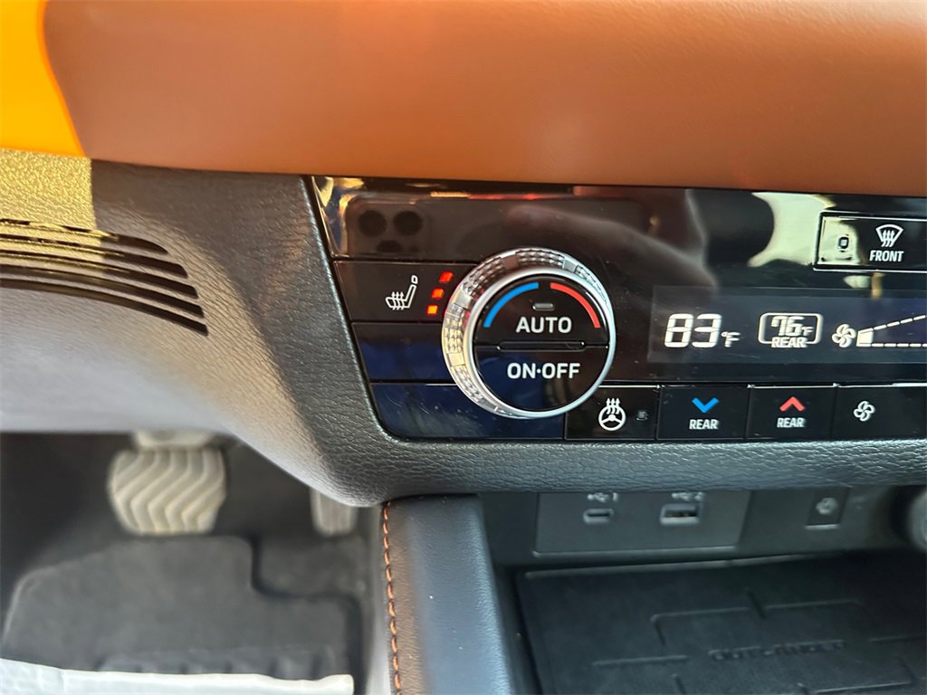 Used 2024 Mitsubishi Outlander SEL image 30