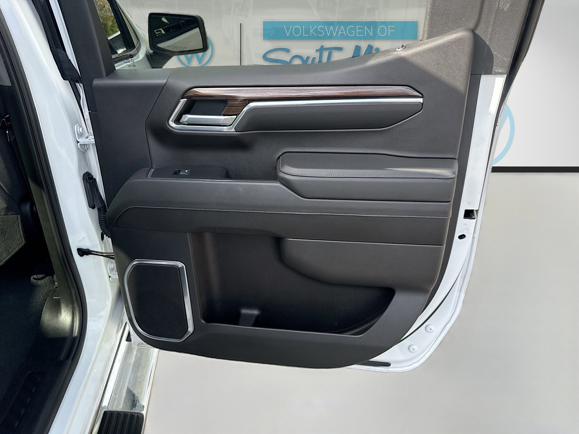 Used 2023 Chevrolet Silverado 1500 RST w/ Z71 Off-Road Package image 31