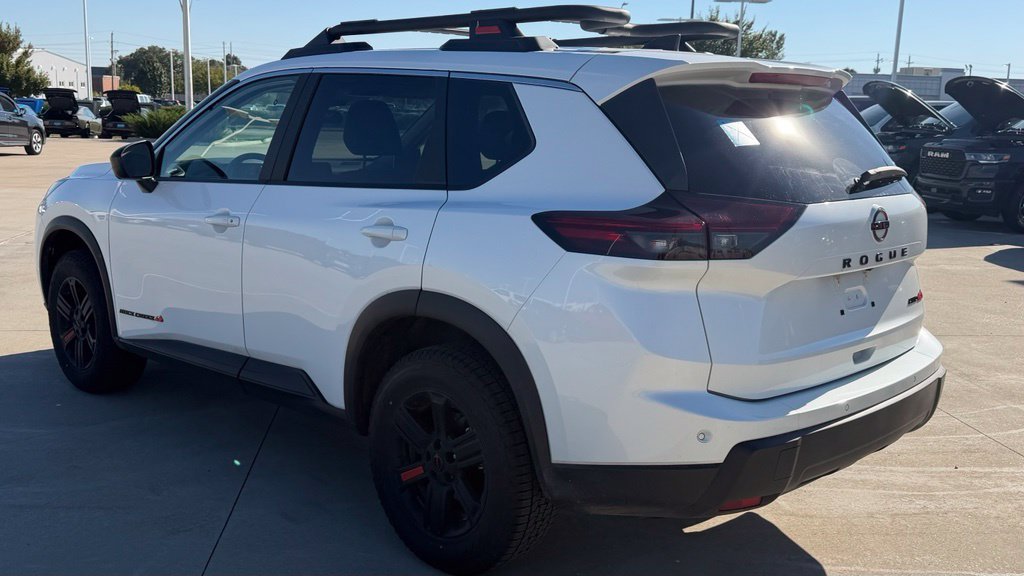 Used 2026 Nissan Rogue SV AWD/4WD image 3