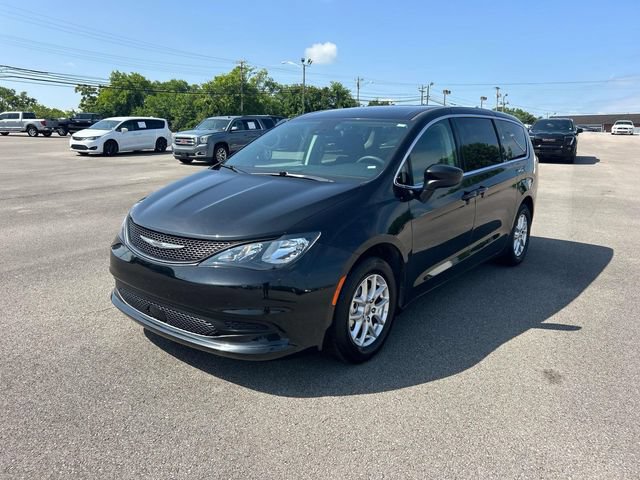 Used 2023 Chrysler Voyager LX FWD image 8