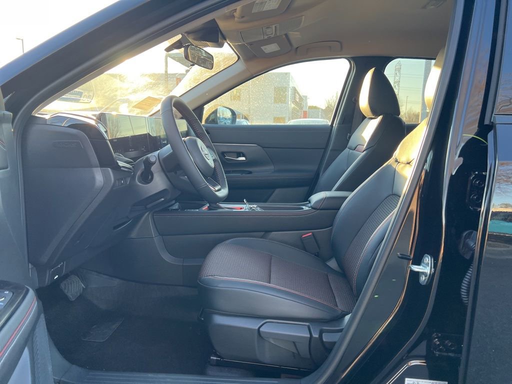 New 2025 Nissan Kicks SR image 20