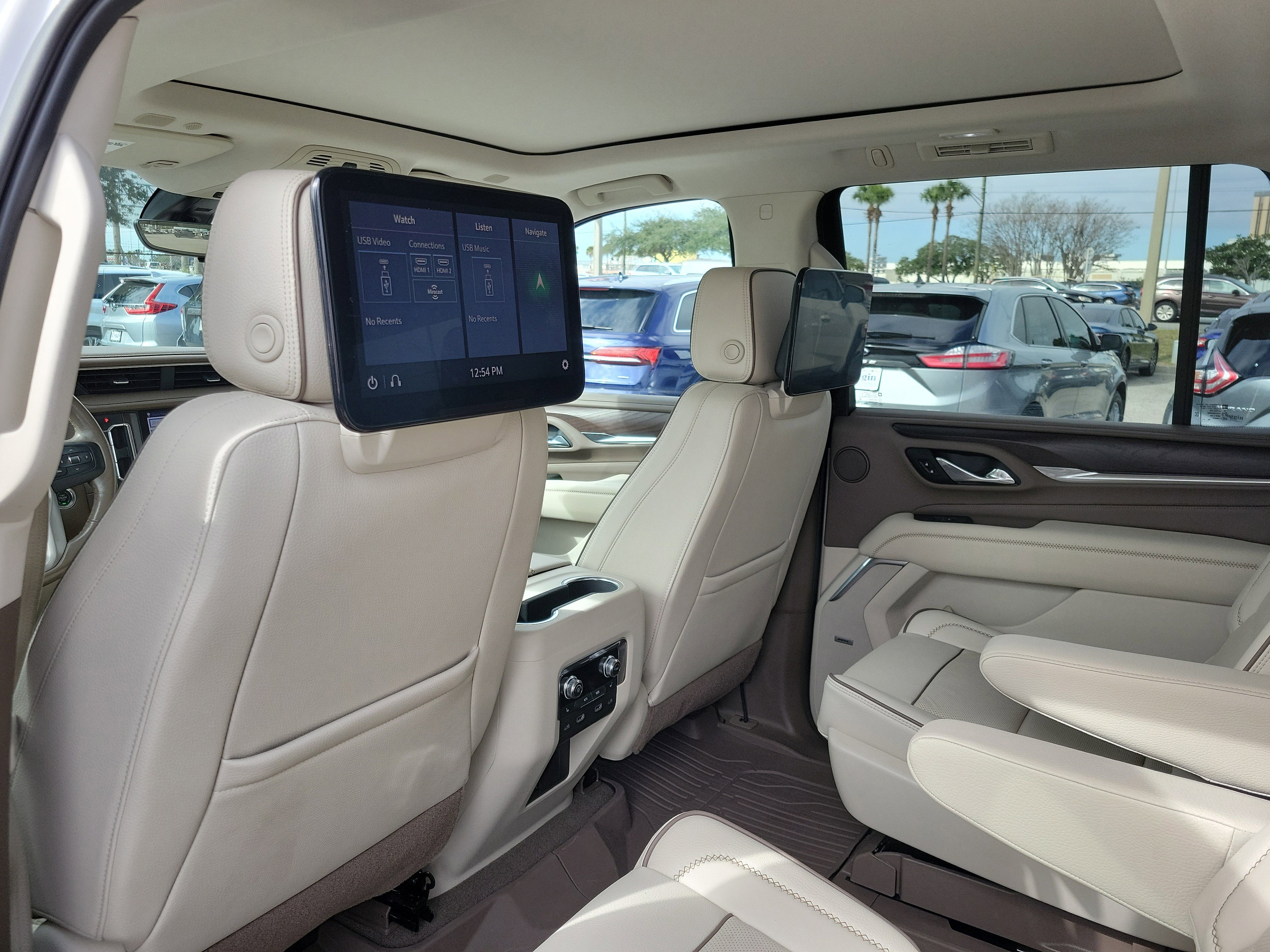 Used 2021 GMC Yukon Denali w/ Denali Premium Package image 23