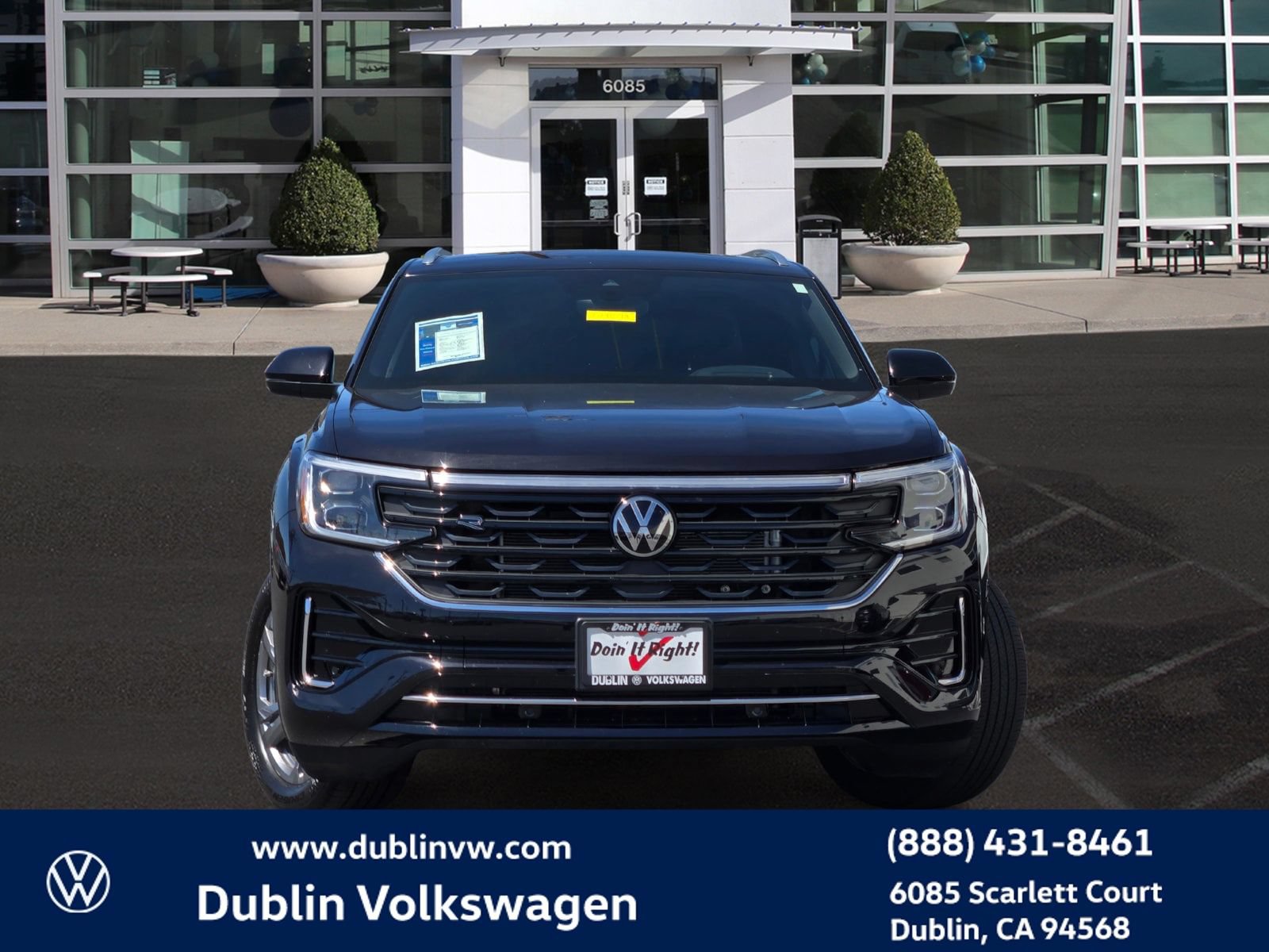 Certified 2024 Volkswagen Atlas Cross Sport SEL R-Line AWD/4WD image 2