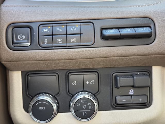 Used 2024 GMC Yukon Denali w/ Advanced Technology Package RWD image 18