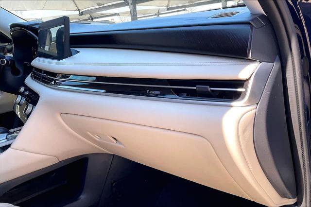 Used 2023 INFINITI QX60 Sensory w/ Vision Package AWD/4WD image 18