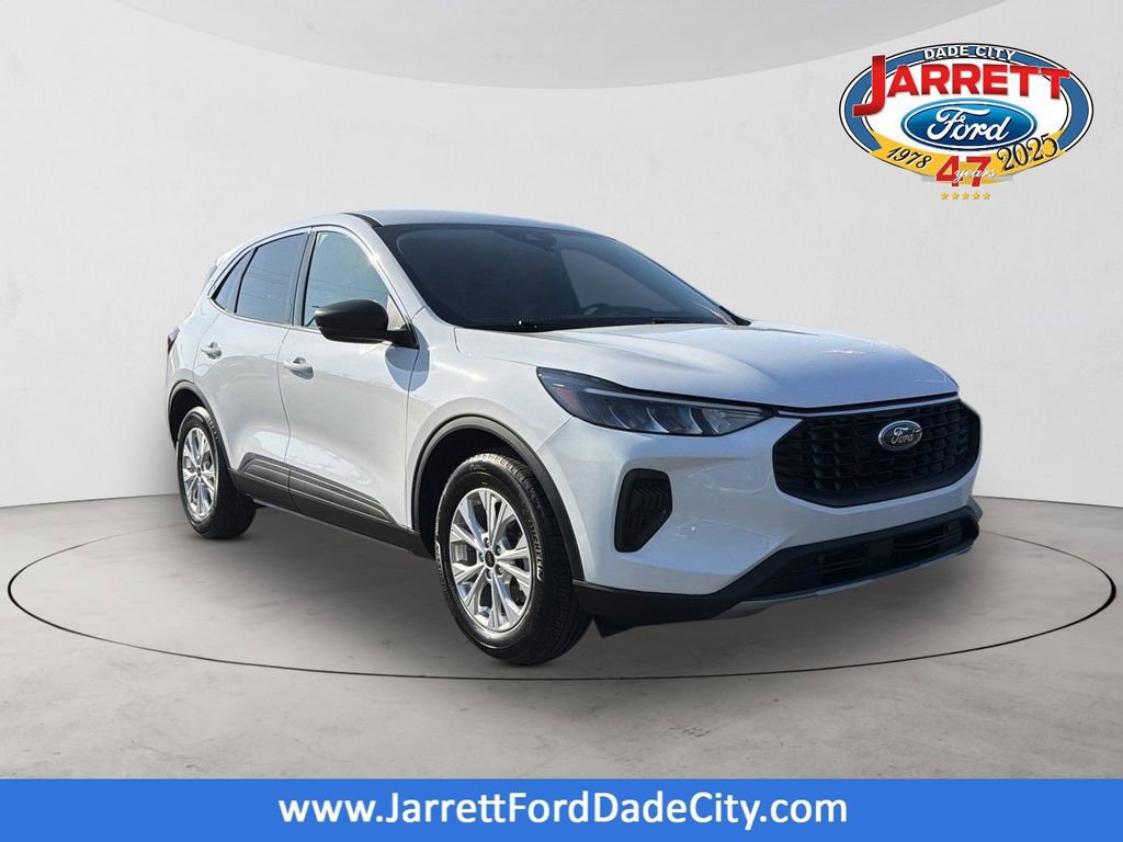 Certified 2024 Ford Escape Active w/ Cold Weather Package image 1