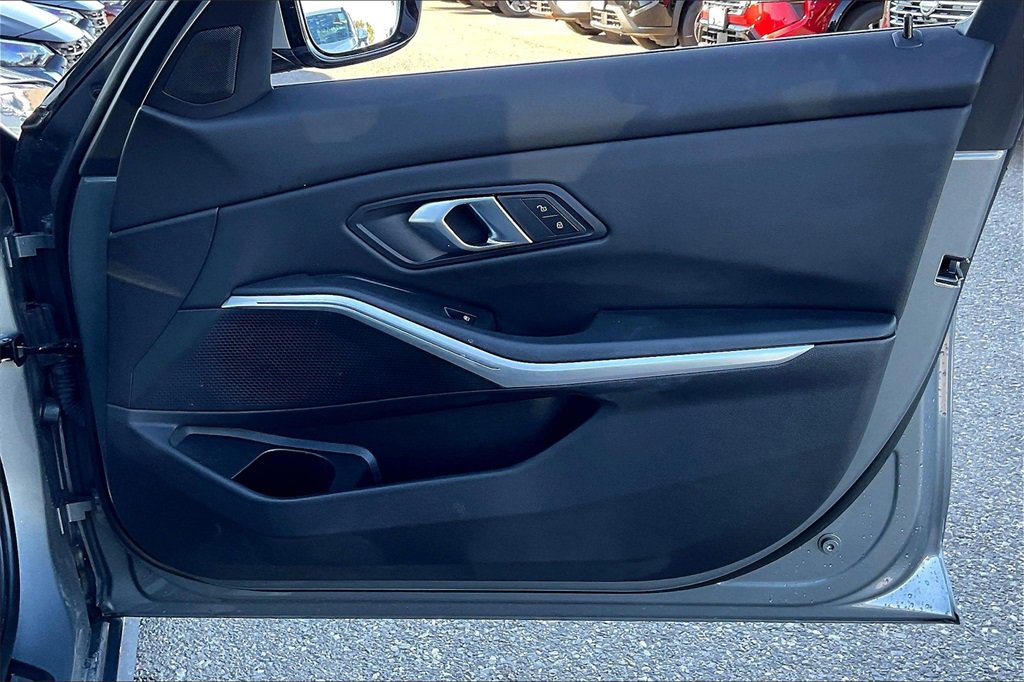 Used 2024 BMW 330i Sedan w/ Convenience Package image 24