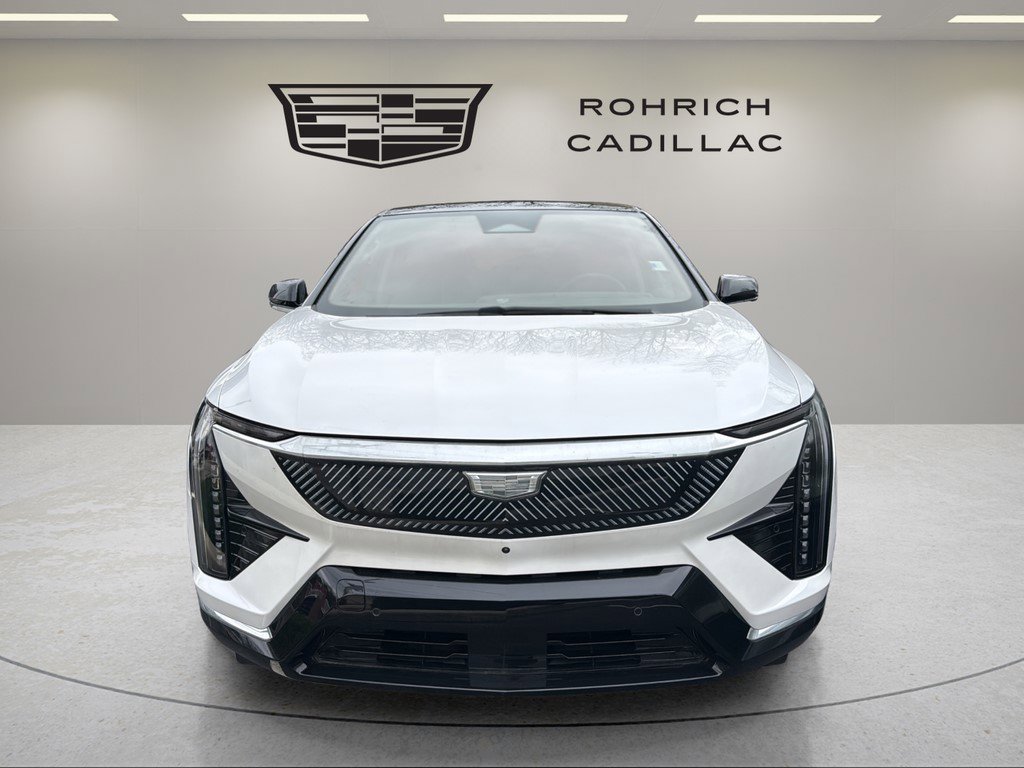 Certified 2025 Cadillac Optiq Luxury 2 image 2