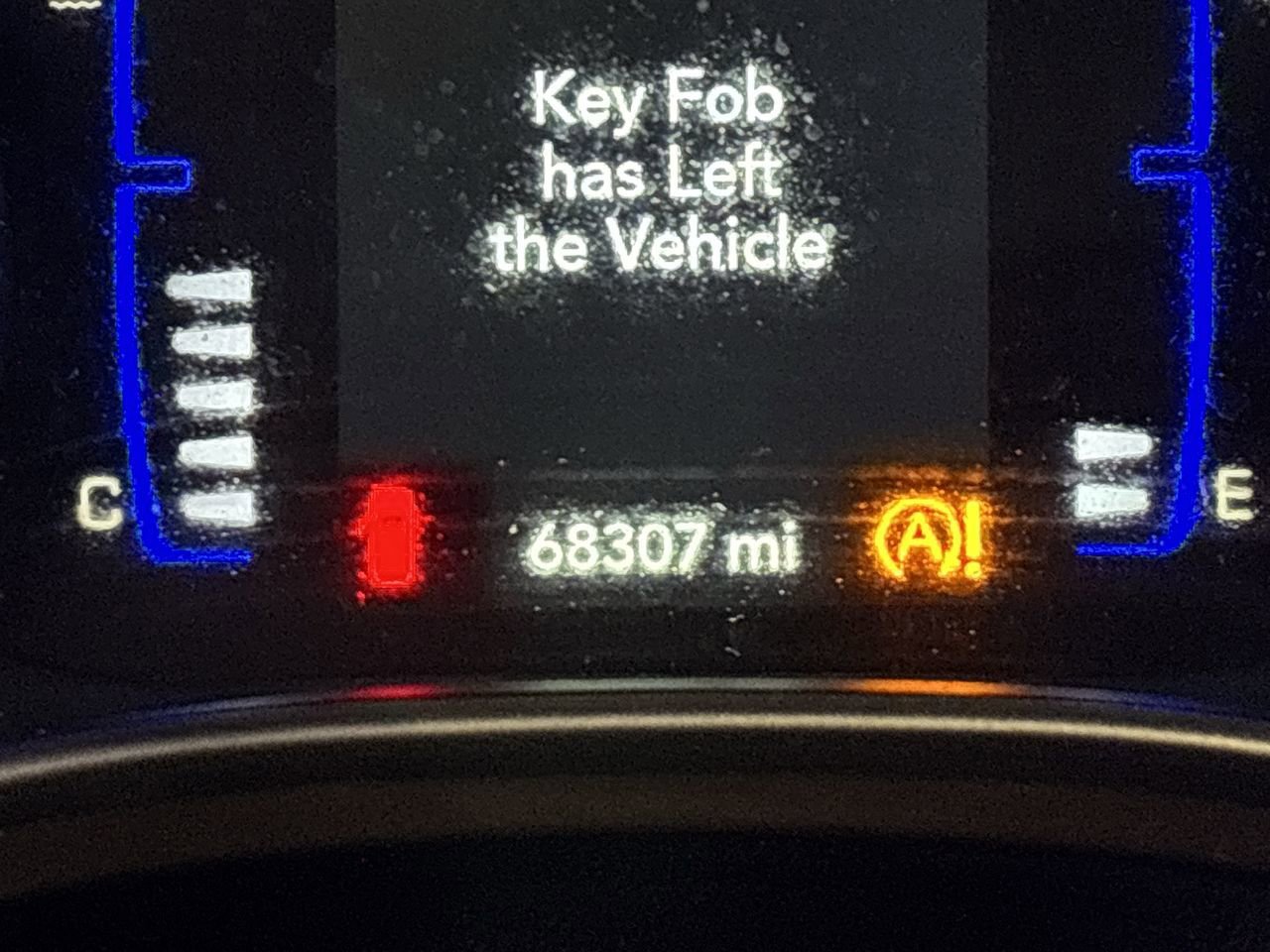 Used 2022 Chrysler Voyager LX image 31