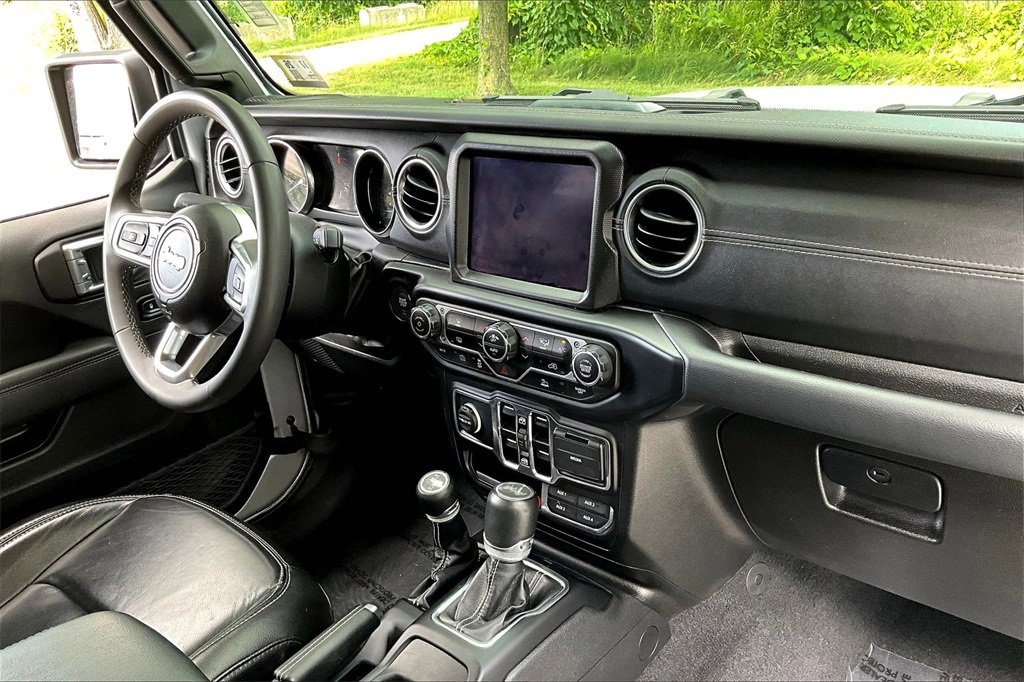 Used 2023 Jeep Wrangler Unlimited Sahara image 14