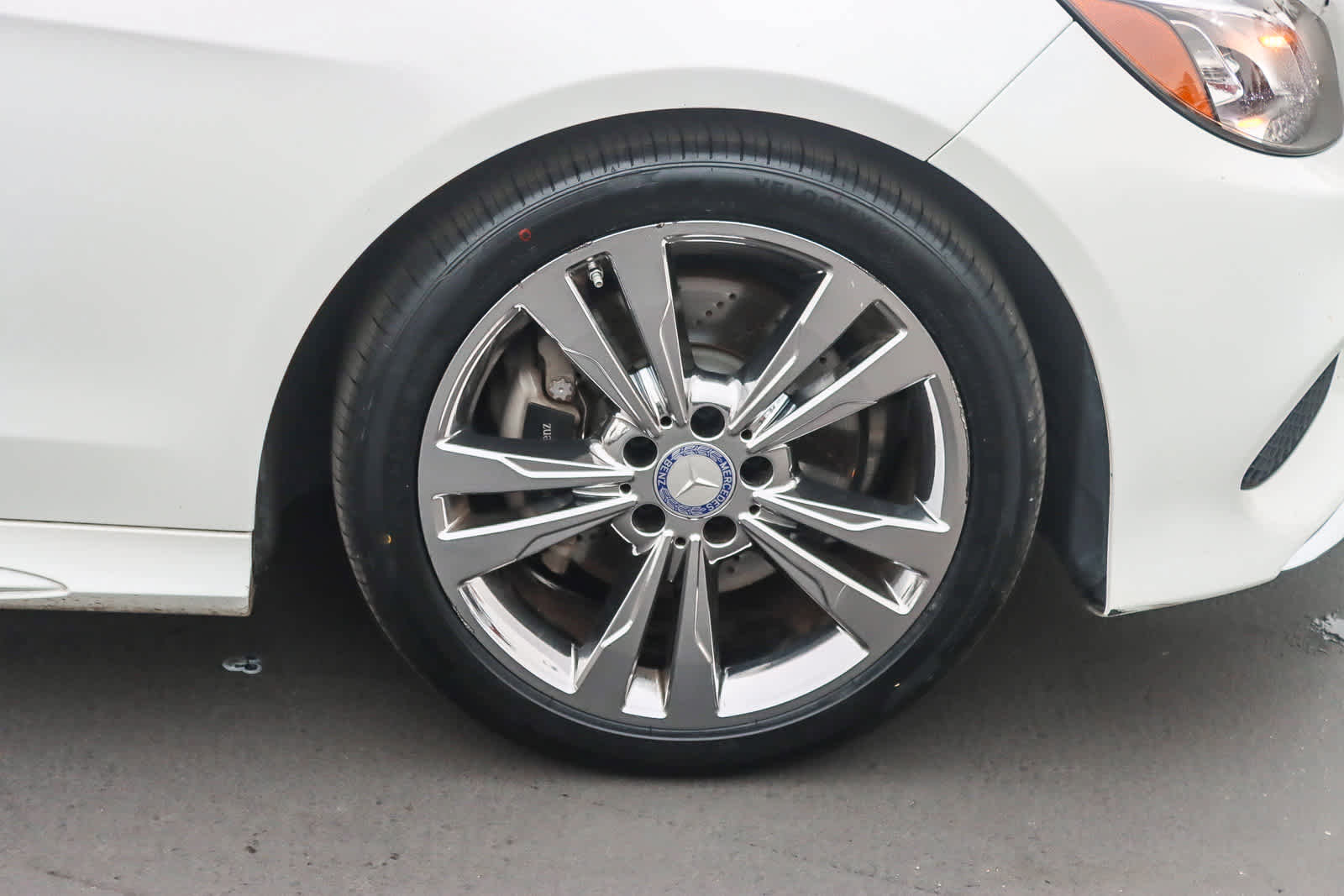 Used 2014 Mercedes-Benz E 350 4MATIC Sedan image 9