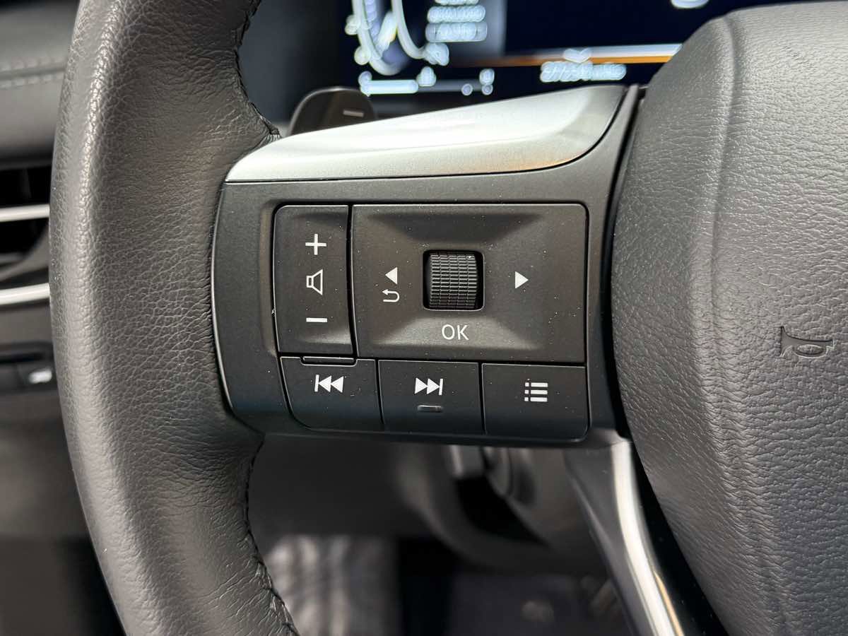 Used 2024 INFINITI QX60 Luxe image 18