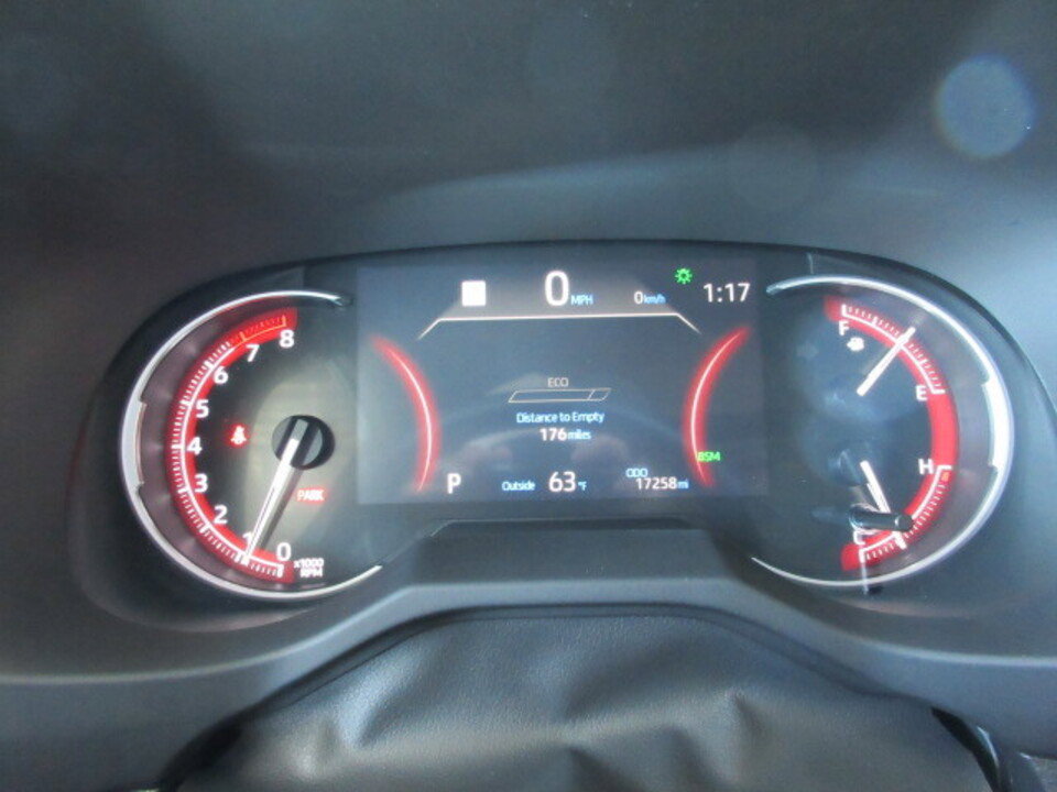 Used 2025 Toyota RAV4 XLE Premium image 18