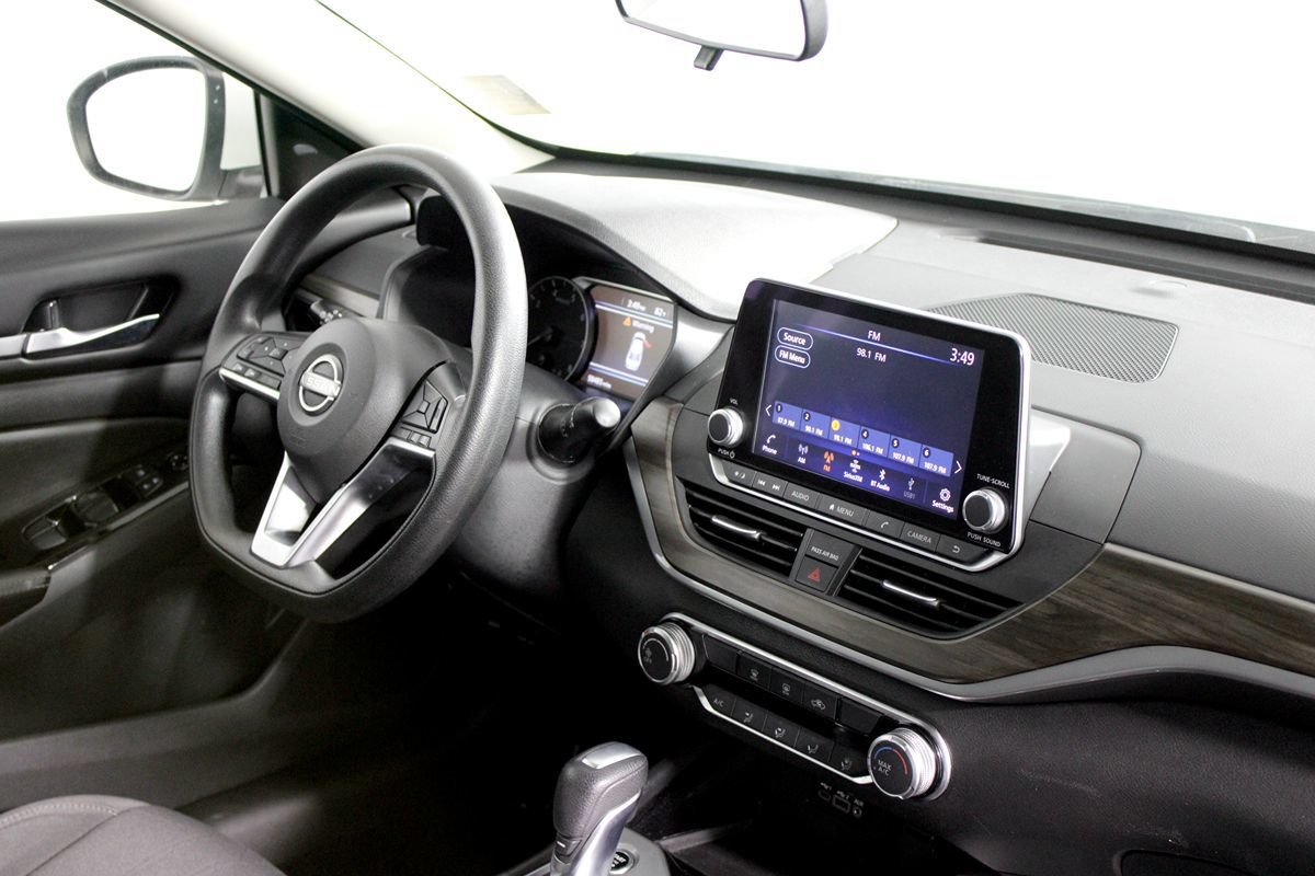 Used 2023 Nissan Altima 2.5 SV FWD image 16
