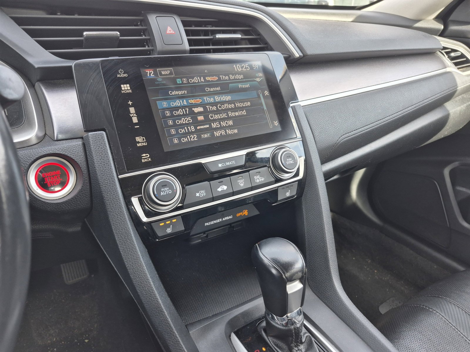 Used 2016 Honda Civic Touring image 12