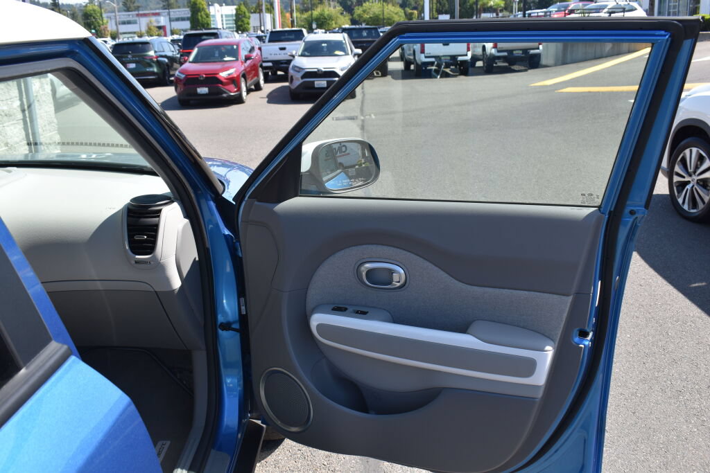Used 2017 Kia Soul EV FWD image 24