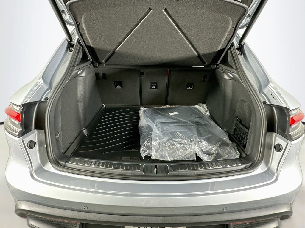 New 2026 Porsche Macan AWD/4WD image 28