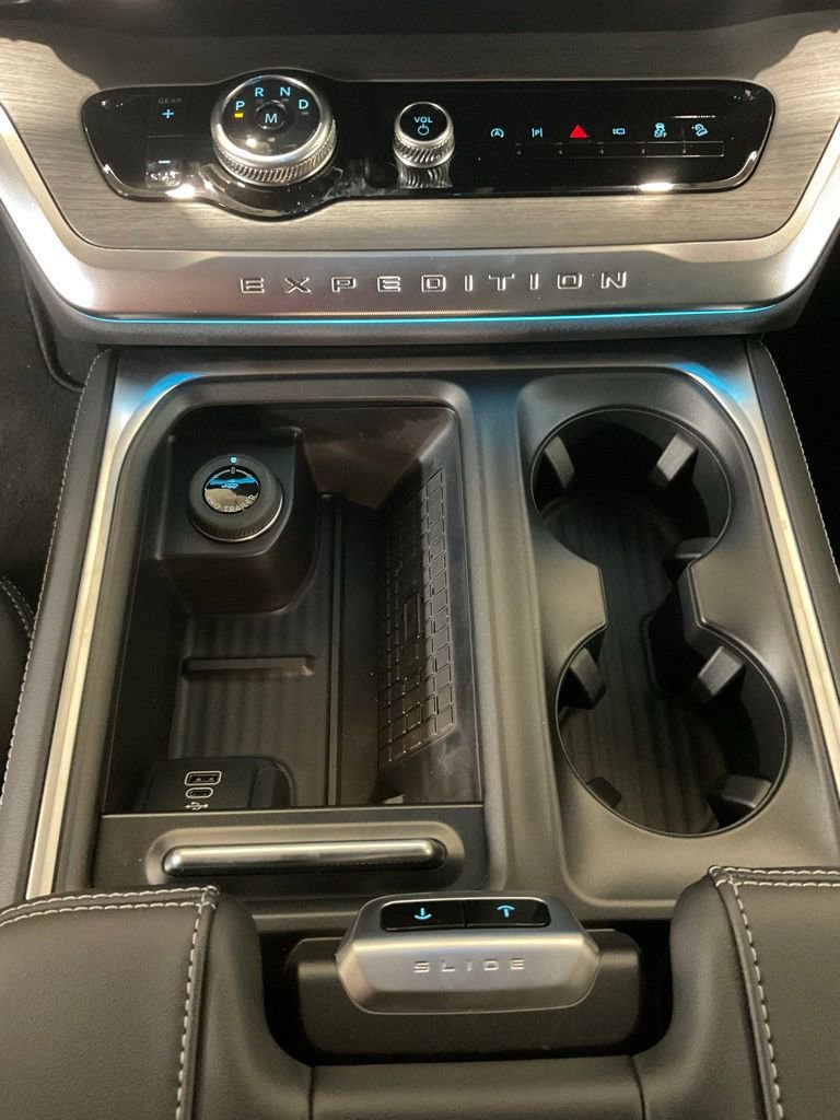 New 2025 Ford Expedition Max Platinum image 23