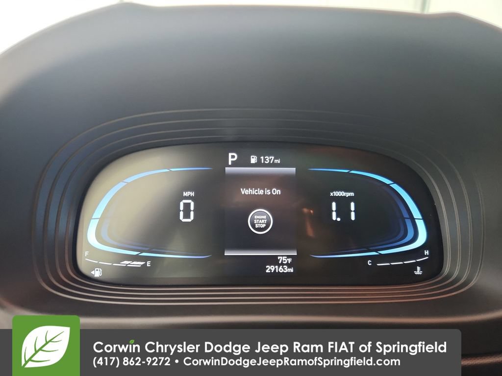 Used 2025 Hyundai Venue SEL FWD image 23