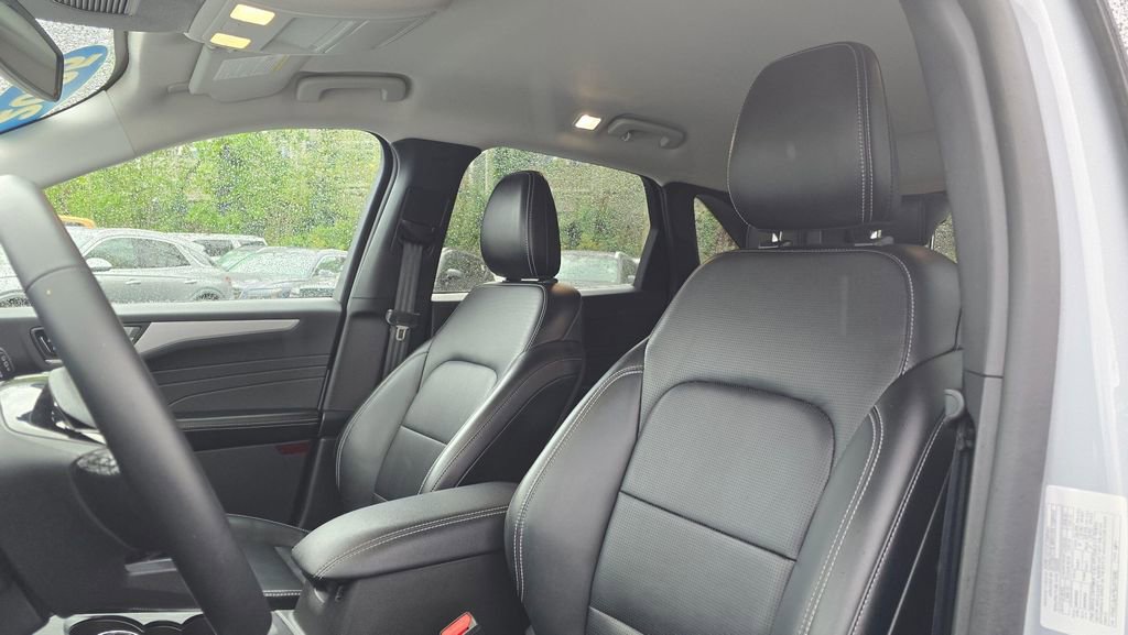 Used 2025 Ford Escape Platinum image 21