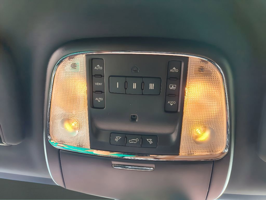 Used 2021 Jeep Grand Cherokee Overland w/ Trailer Tow Group IV image 24