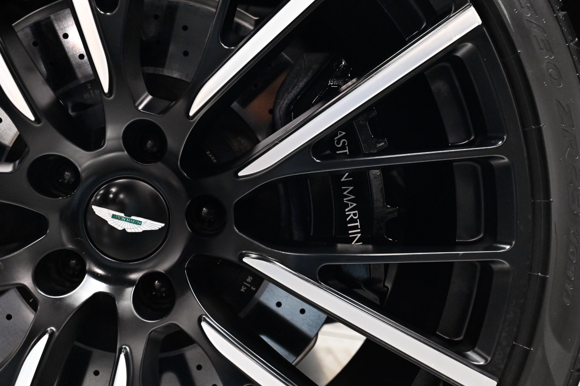 Used 2023 Aston Martin DBX 707 AWD/4WD image 18