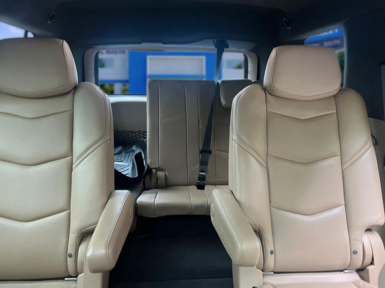 Used 2019 Cadillac Escalade Platinum AWD/4WD image 24