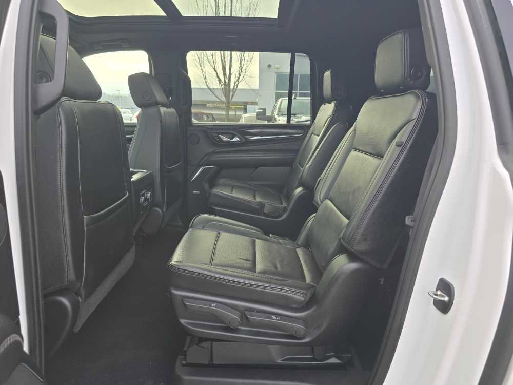 Used 2021 GMC Yukon XL Denali w/ Advanced Technology Package image 16