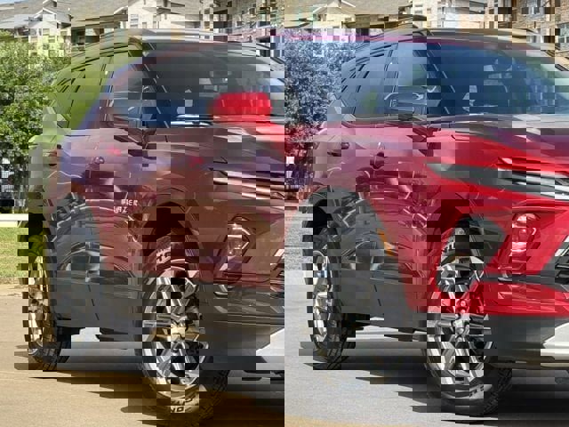 Used 2024 Chevrolet Blazer LT w/ Convenience Package FWD image 3