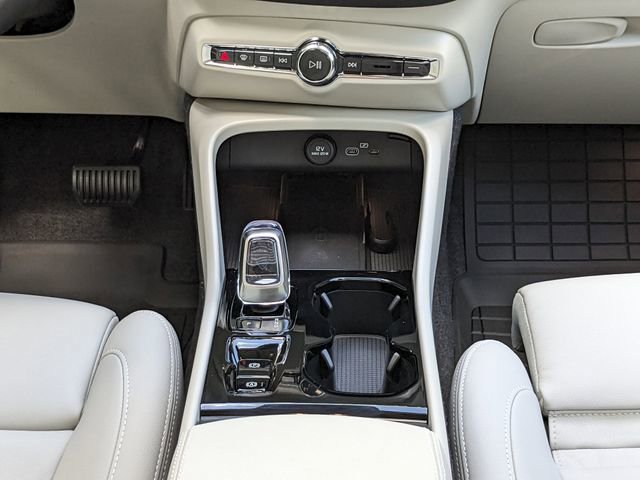 New 2026 Volvo XC40 B5 Ultra w/ Climate Package image 20