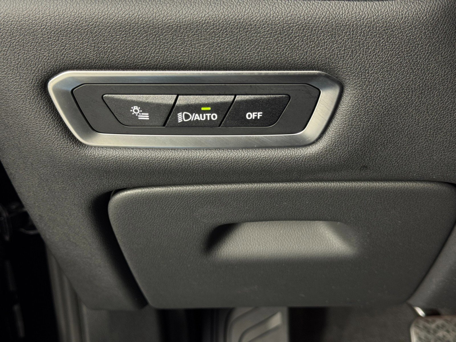 Used 2025 BMW X7 xDrive40i w/ Parking Assistance Package AWD/4WD image 19