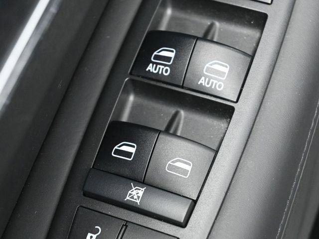 Used 2018 Jeep Grand Cherokee Summit AWD/4WD image 14