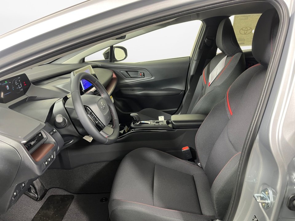 New 2026 Toyota Prius Plug-In Hybrid image 9