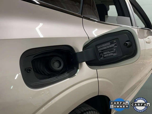 Used 2025 Volvo XC60 B5 Plus image 95