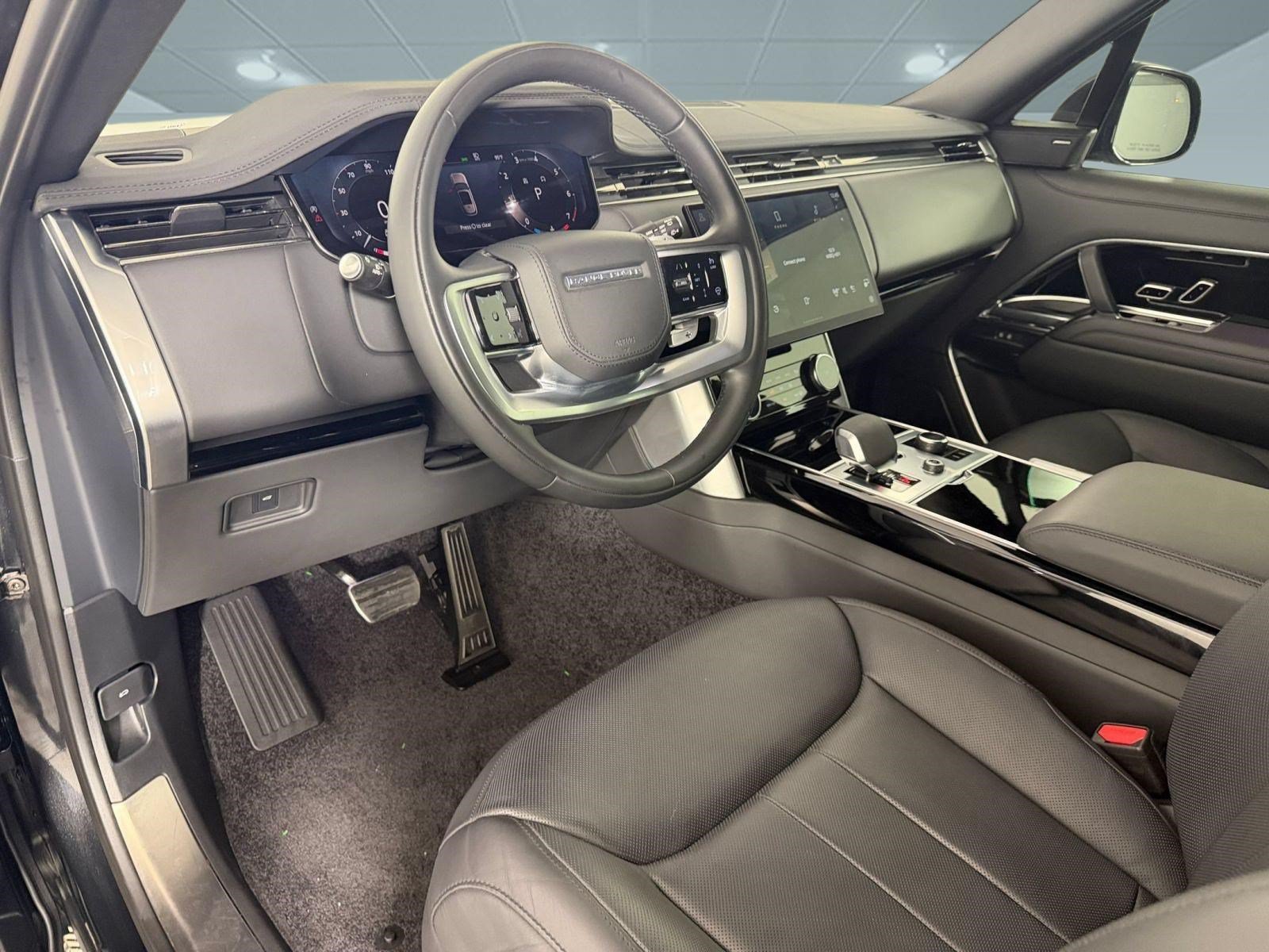Used 2023 Land Rover Range Rover SE AWD/4WD image 4