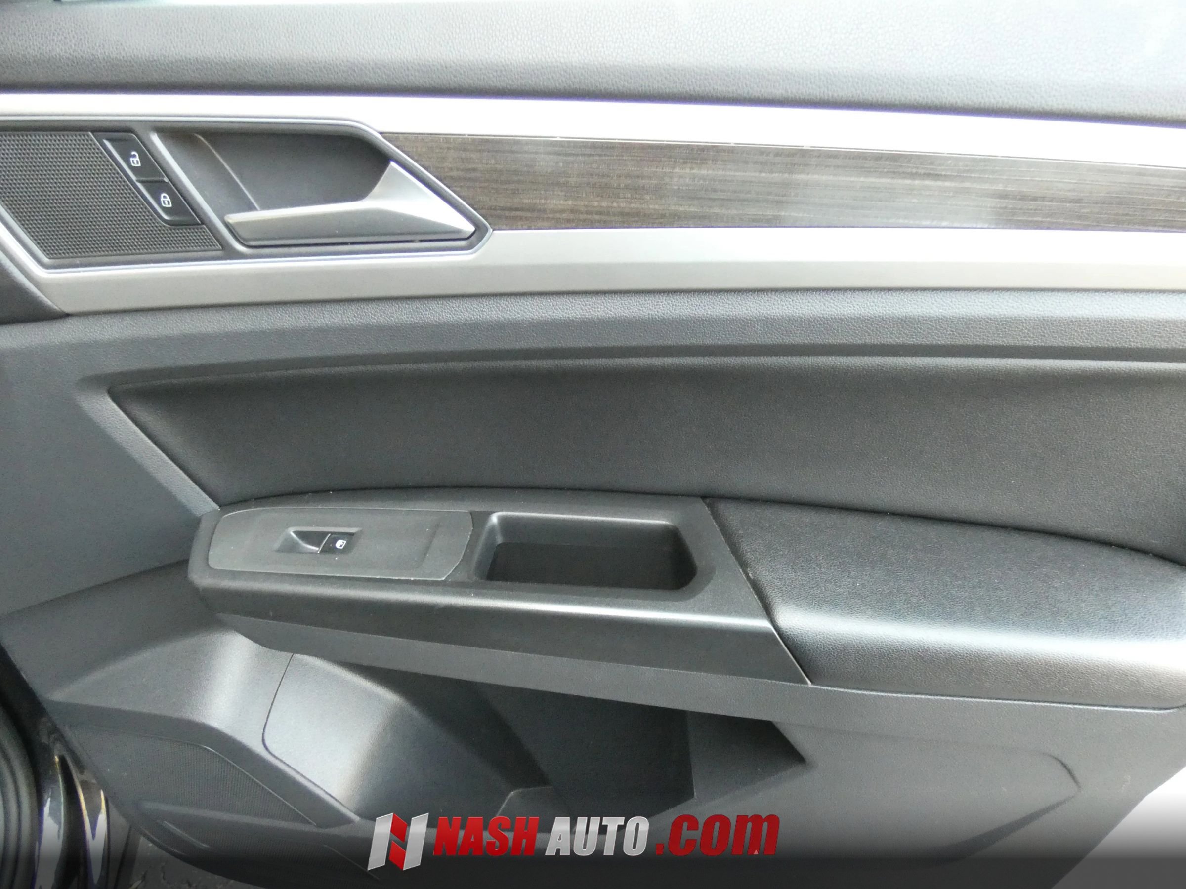 Used 2018 Volkswagen Atlas SEL AWD/4WD image 33