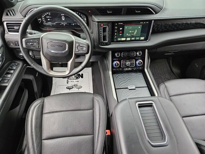 Used 2023 GMC Yukon Denali image 10